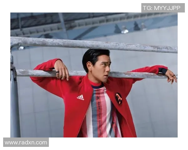 足球明星水墨画展现运动之美与文化交融的艺术魅力